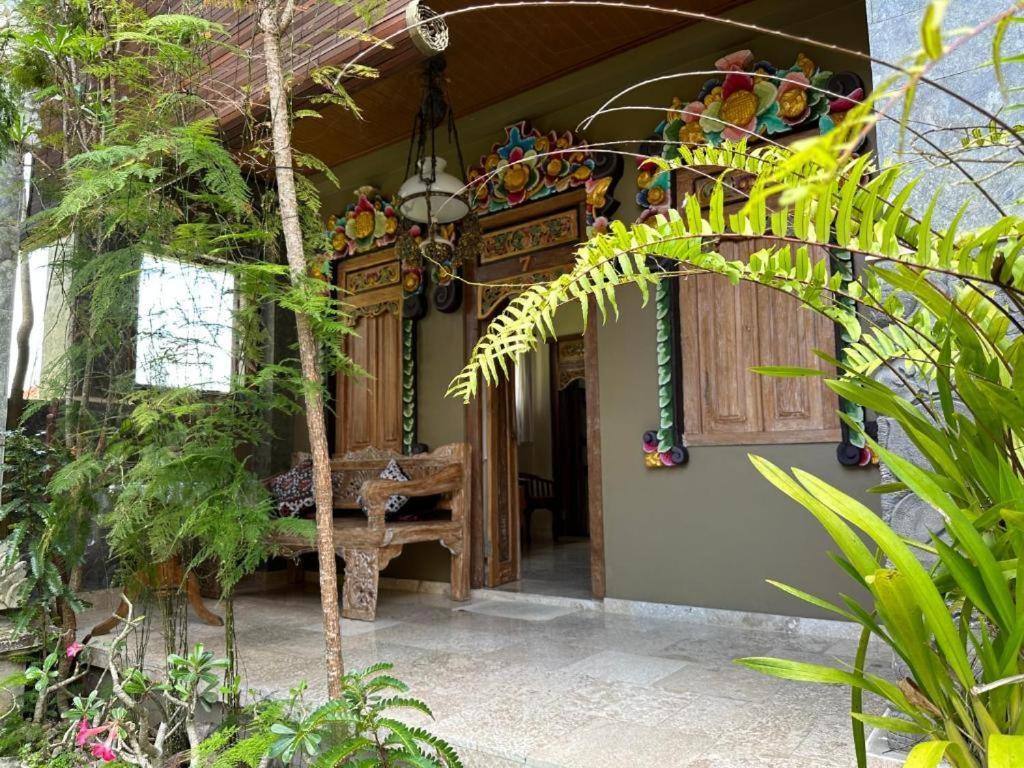 Nirwa 1 Ubud Guesthouse חדר תמונה