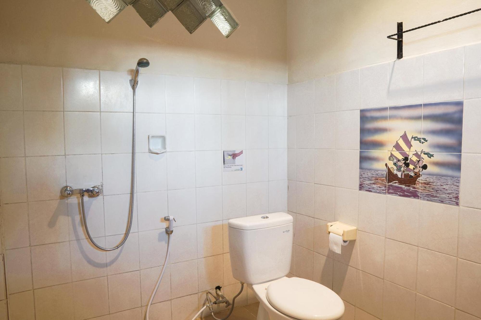 Nirwa 1 Ubud Guesthouse חדר תמונה