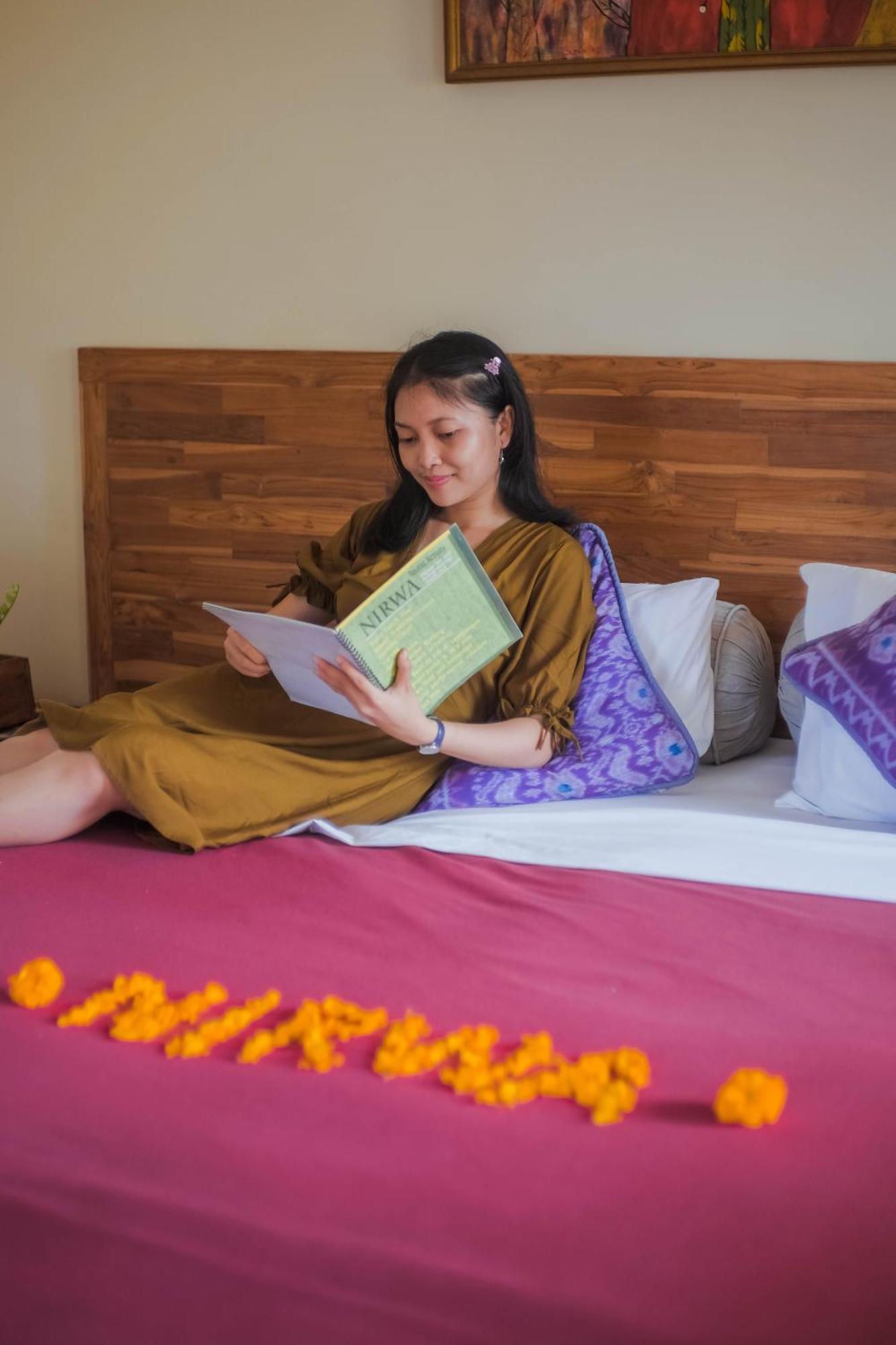 Nirwa 1 Ubud Guesthouse חדר תמונה